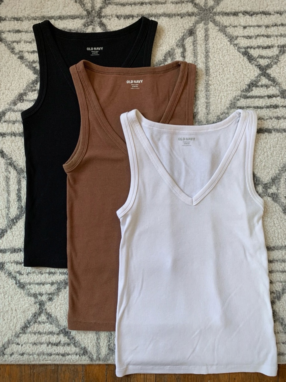 Bundle of 3 v-neck Old Navy tank tops